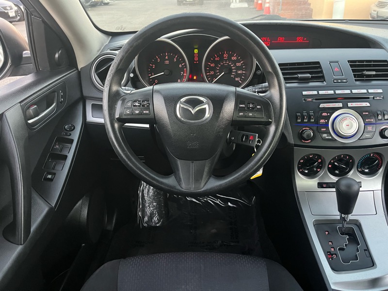 Mazda MAZDA3 i Touring 4-door 2010