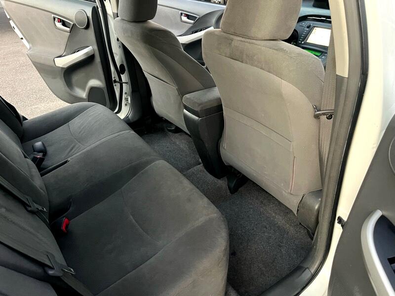 Toyota Prius Prius V 2010