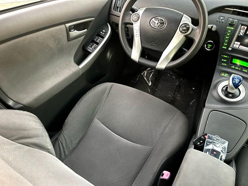 Toyota Prius Prius V 2010