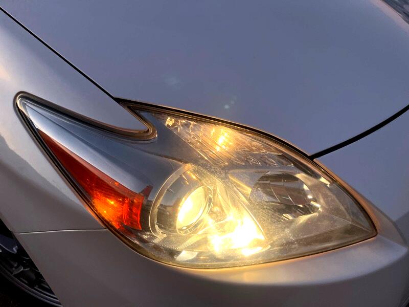 Toyota Prius Prius V 2010