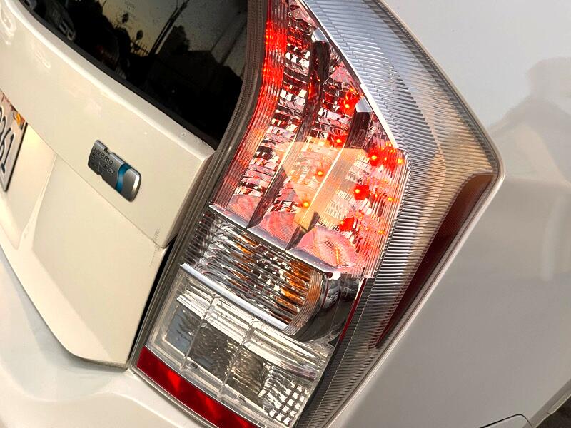 Toyota Prius Prius V 2010