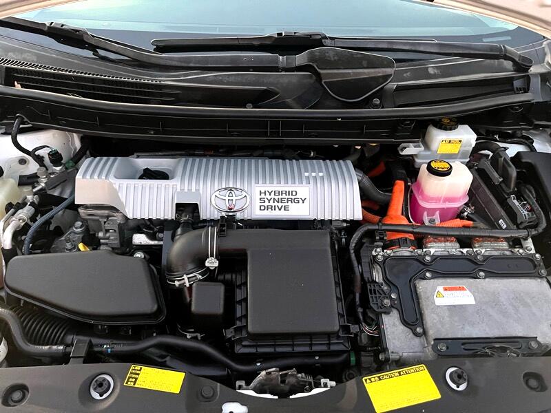 Toyota Prius Prius V 2010