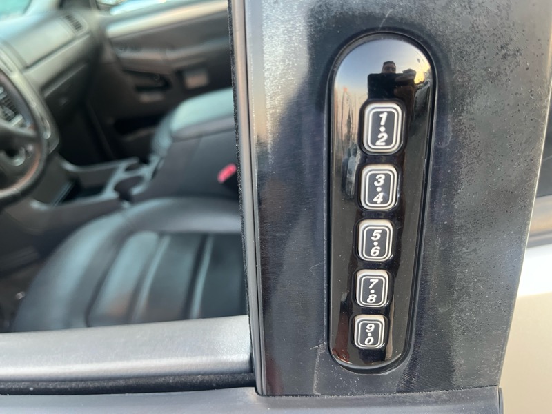 Ford Explorer XLT 4.0L 2WD 2003