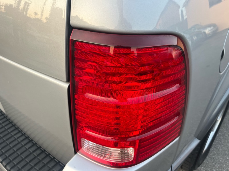 Ford Explorer XLT 4.0L 2WD 2003