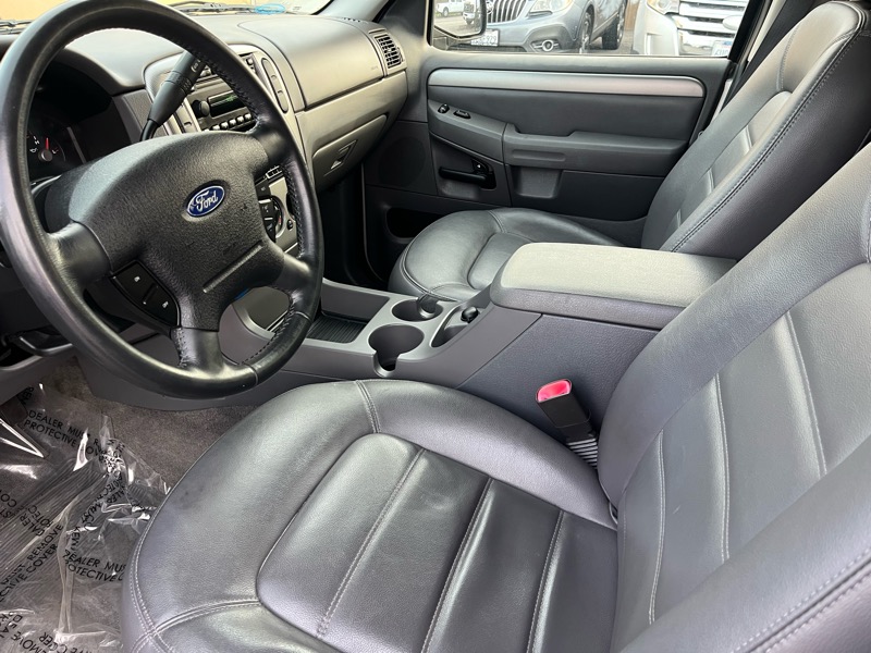 Ford Explorer XLT 4.0L 2WD 2003