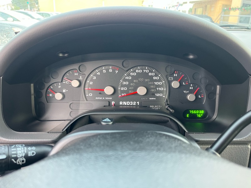 Ford Explorer XLT 4.0L 2WD 2003