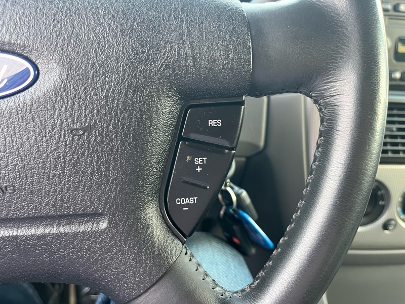 Ford Explorer XLT 4.0L 2WD 2003