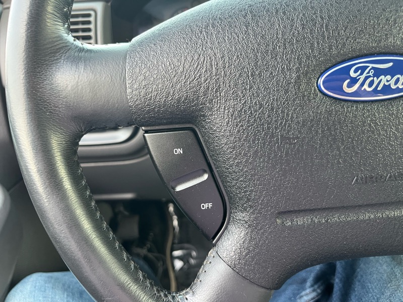 Ford Explorer XLT 4.0L 2WD 2003