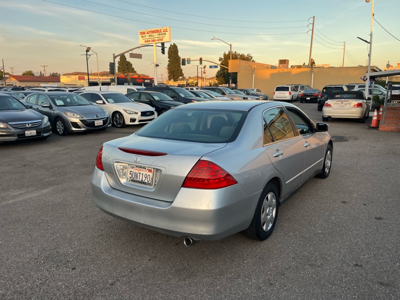 Honda Accord LX sedan AT 2006
