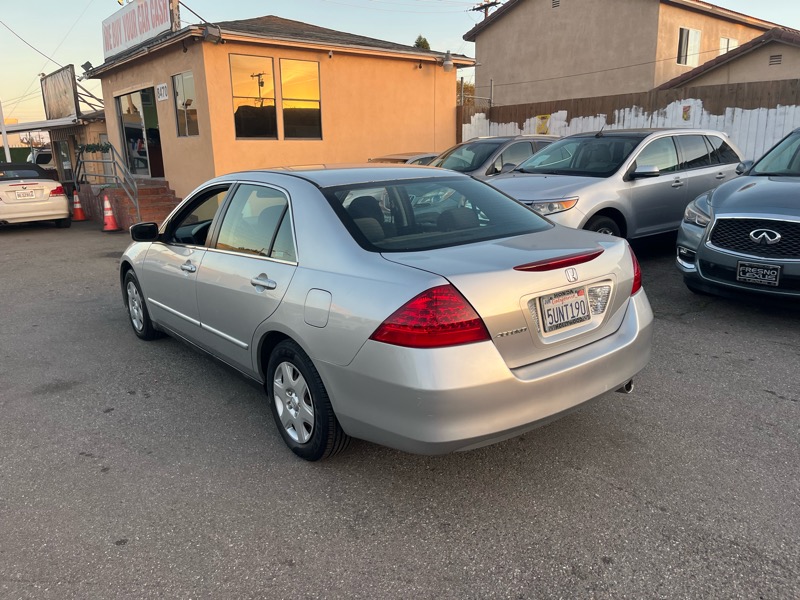 Honda Accord LX sedan AT 2006