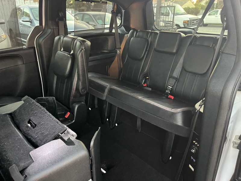 Dodge Grand Caravan R/T 2016