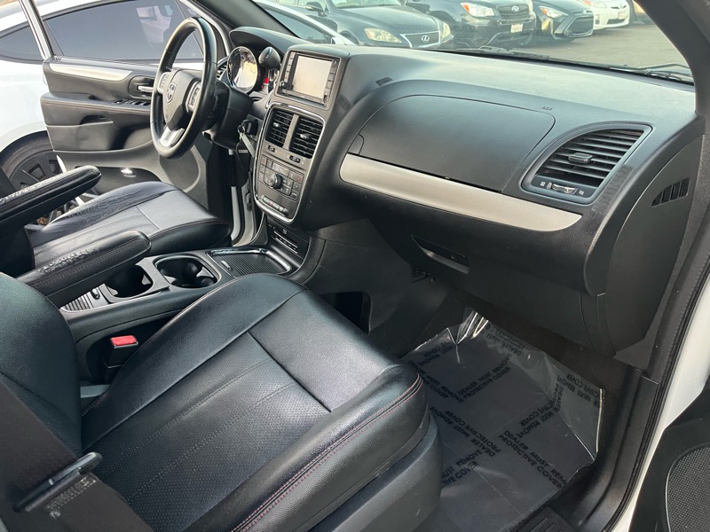 Dodge Grand Caravan R/T 2016