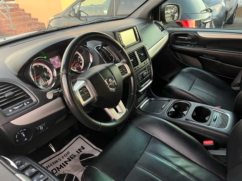 Dodge Grand Caravan R/T 2016