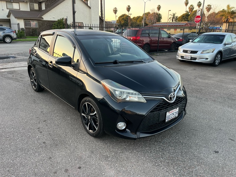 Toyota Yaris LE 5-Door AT 2017