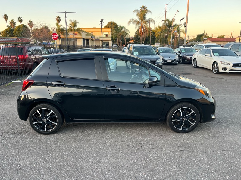Toyota Yaris LE 5-Door AT 2017