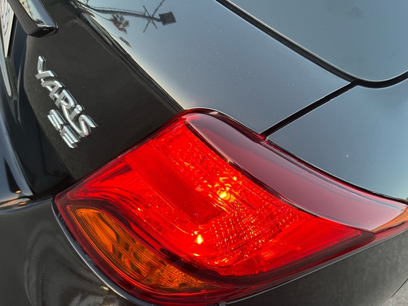 Toyota Yaris LE 5-Door AT 2017