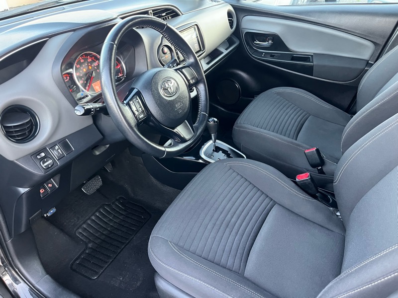 Toyota Yaris LE 5-Door AT 2017