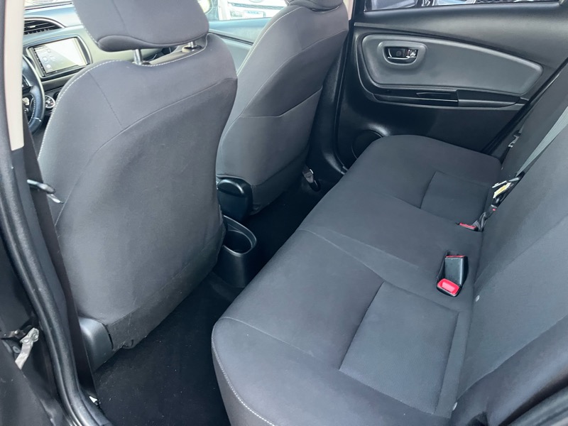 Toyota Yaris LE 5-Door AT 2017