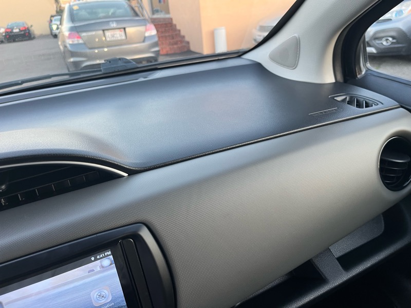 Toyota Yaris LE 5-Door AT 2017