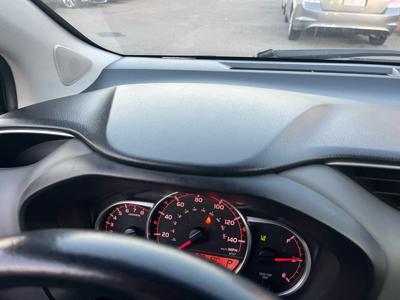 Toyota Yaris LE 5-Door AT 2017