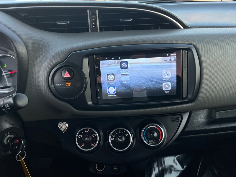 Toyota Yaris LE 5-Door AT 2017