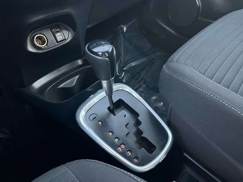 Toyota Yaris LE 5-Door AT 2017