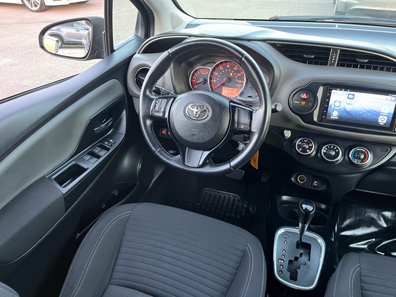 Toyota Yaris LE 5-Door AT 2017