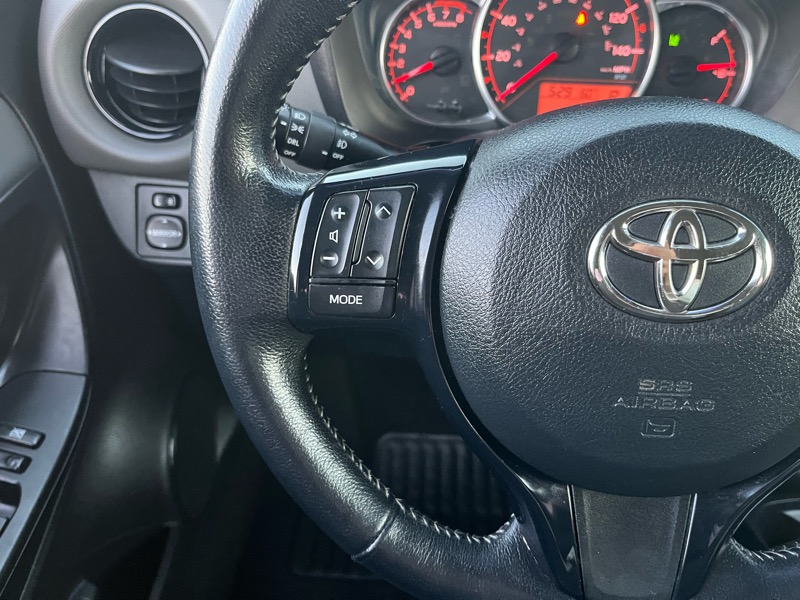 Toyota Yaris LE 5-Door AT 2017