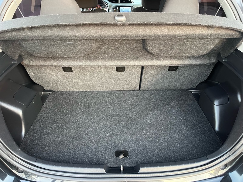 Toyota Yaris LE 5-Door AT 2017