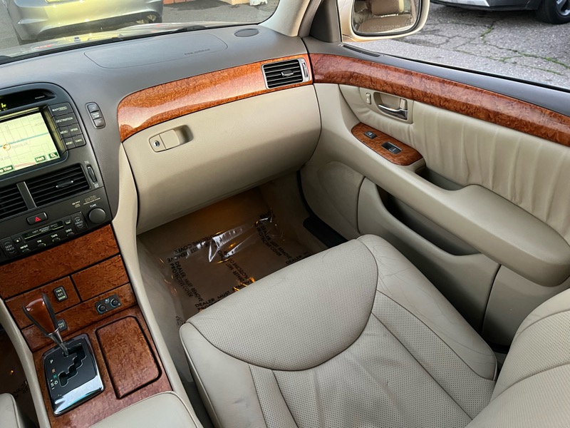 Lexus LS 430 Sedan 2006