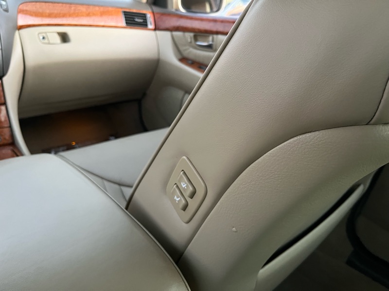 Lexus LS 430 Sedan 2006