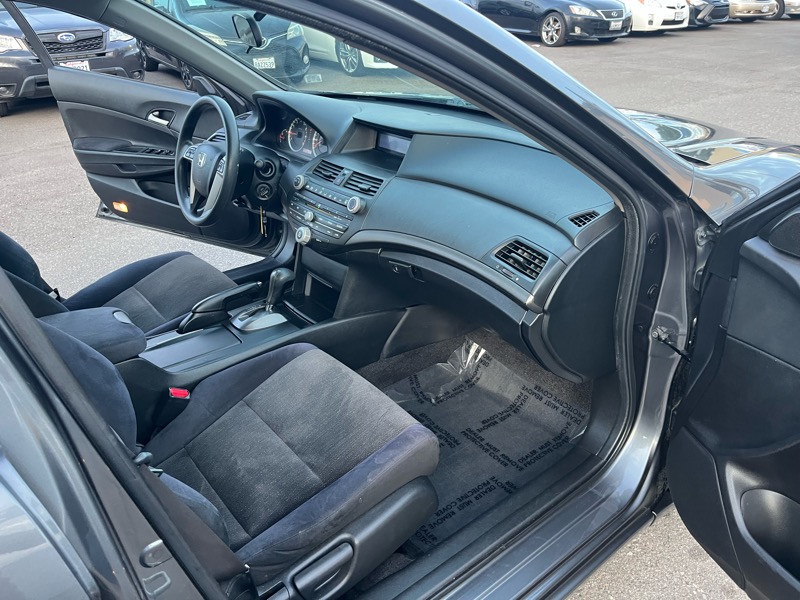 Honda Accord LX sedan AT 2009