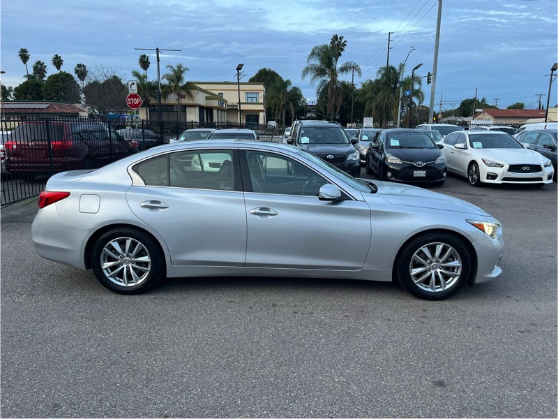 Infiniti Q50 Base 2015