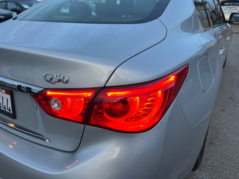 Infiniti Q50 Base 2015