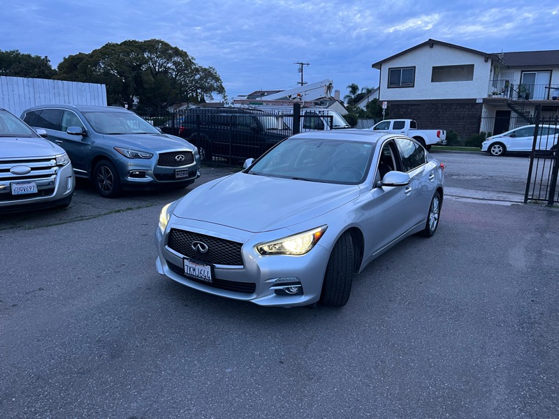 Infiniti Q50 Base 2015