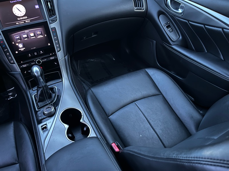 Infiniti Q50 Base 2015