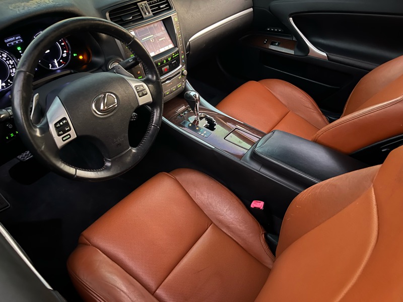 Lexus IS 350C  2012