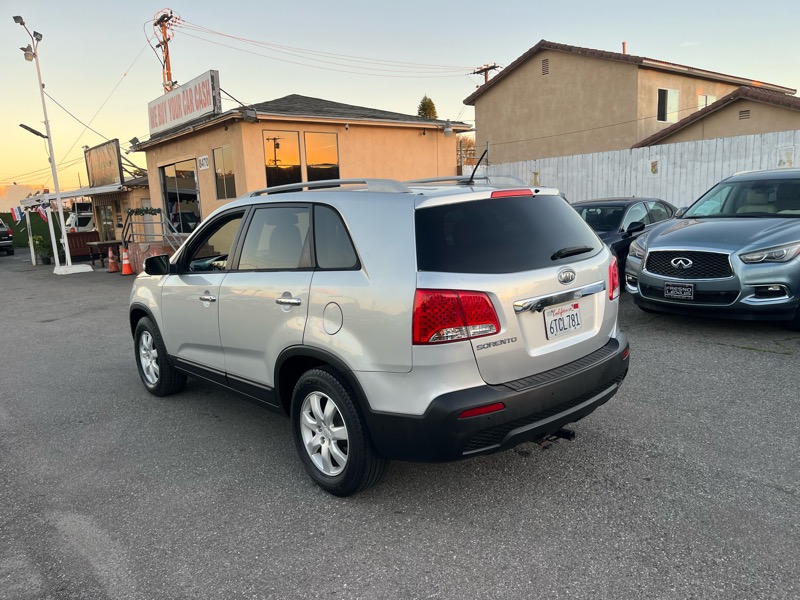 Kia Sorento LX 2WD 2011