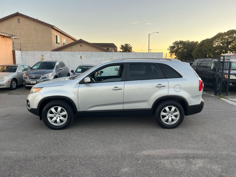 Kia Sorento LX 2WD 2011