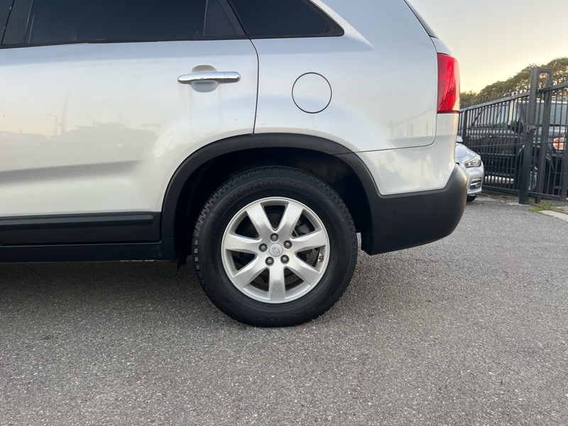 Kia Sorento LX 2WD 2011