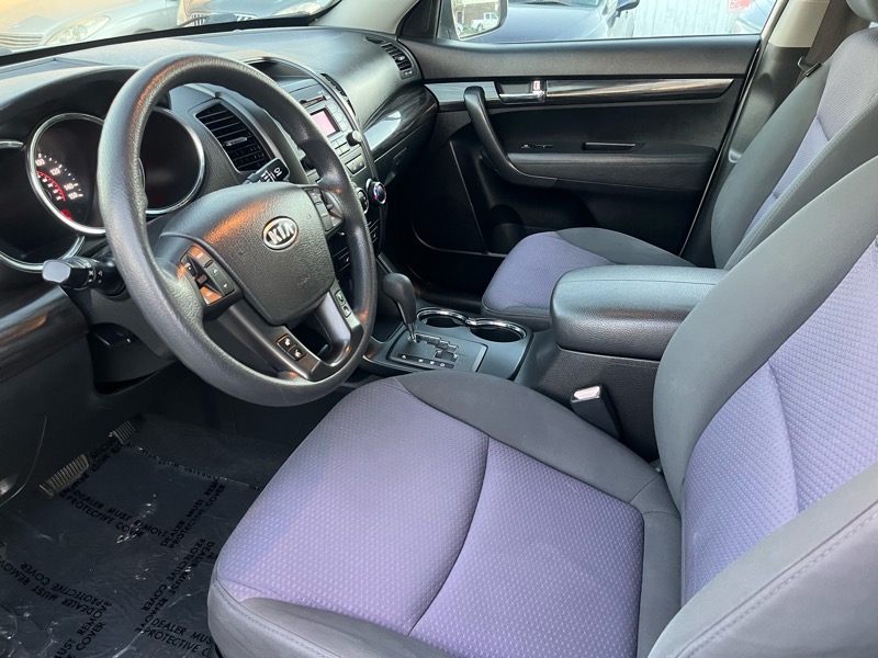 Kia Sorento LX 2WD 2011