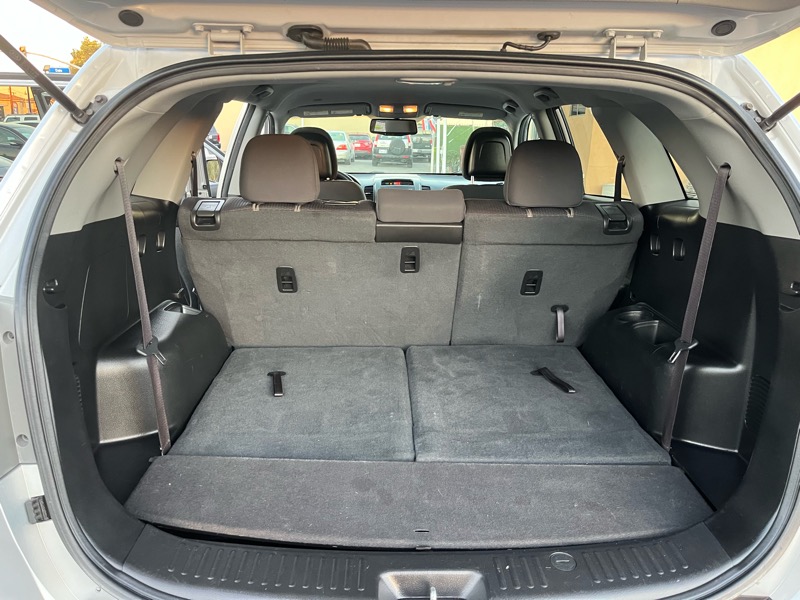 Kia Sorento LX 2WD 2011