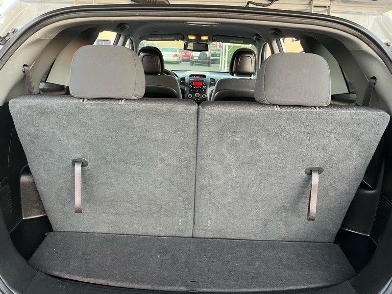 Kia Sorento LX 2WD 2011