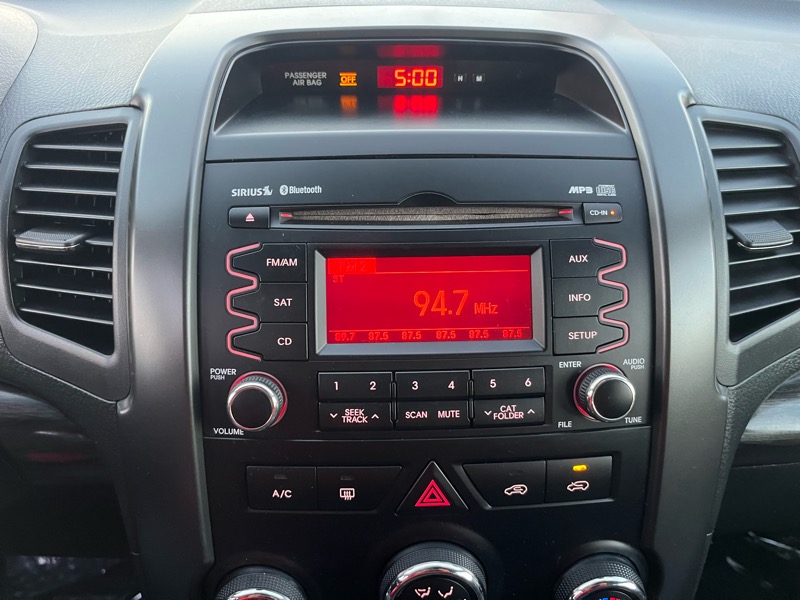 Kia Sorento LX 2WD 2011