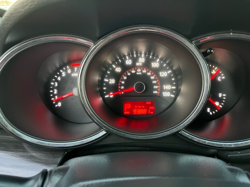 Kia Sorento LX 2WD 2011