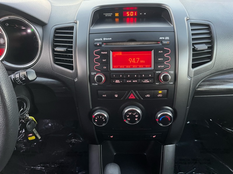 Kia Sorento LX 2WD 2011