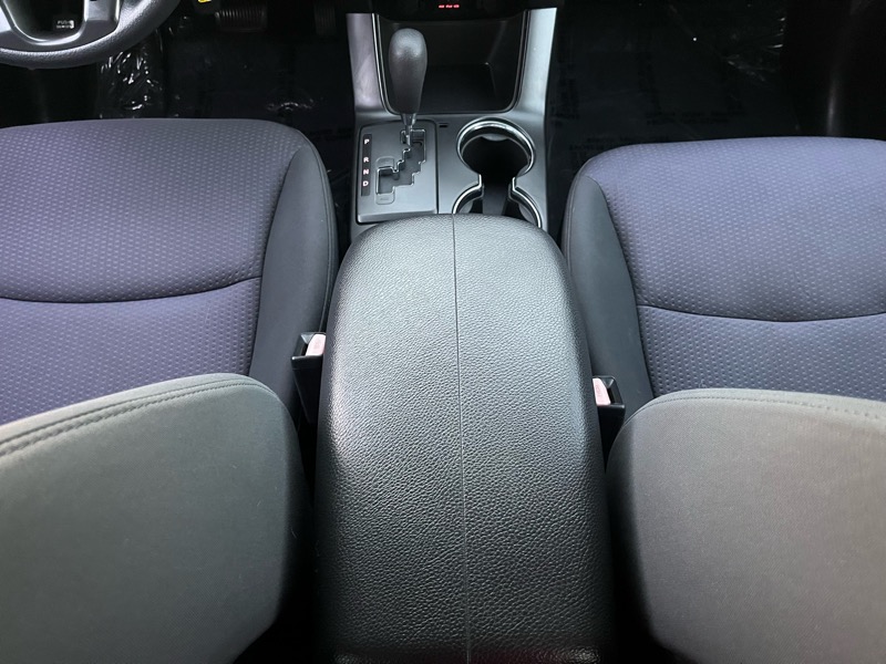 Kia Sorento LX 2WD 2011