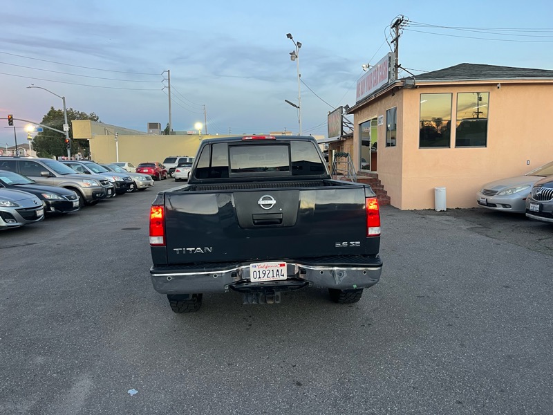 Nissan Titan LE Crew Cab 2WD SWB 2010
