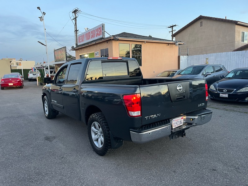 Nissan Titan LE Crew Cab 2WD SWB 2010