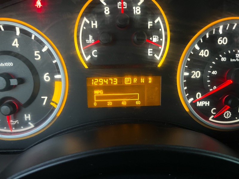 Nissan Titan LE Crew Cab 2WD SWB 2010